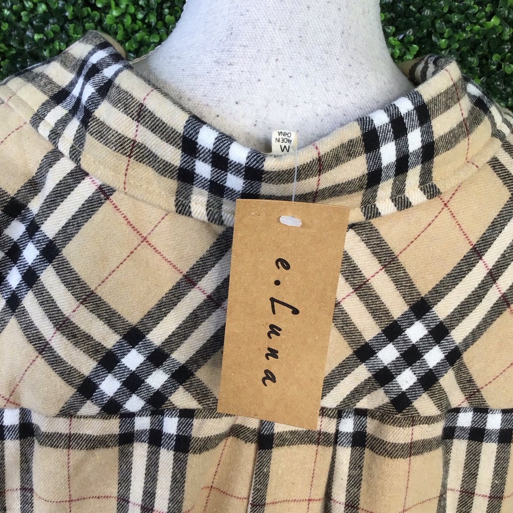 NWT Plaid Button-Up Shaket Sherpa interior - Picture 4 of 8